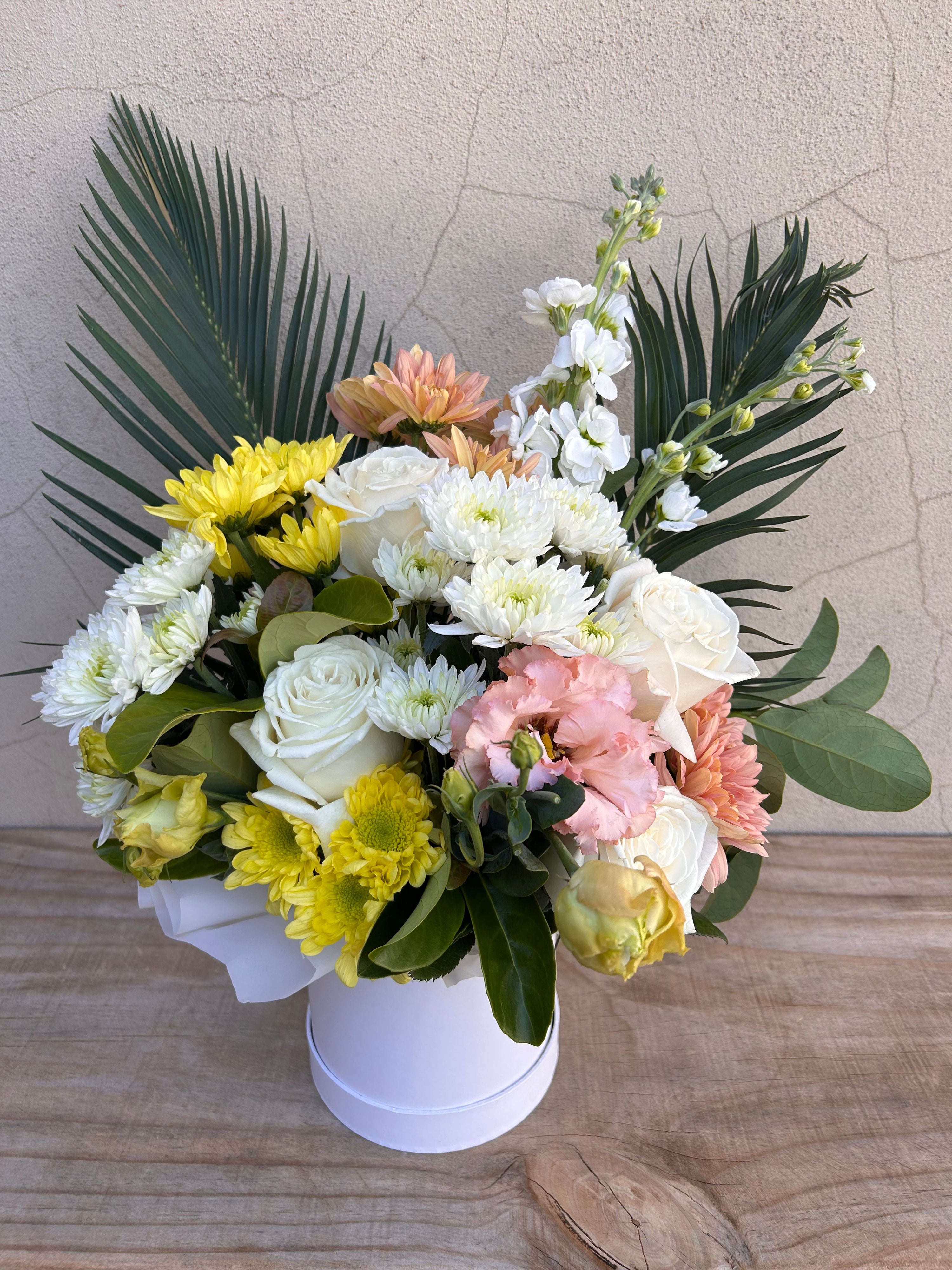 Small flower box available for dleivery accross perth from Ashby florist 6065