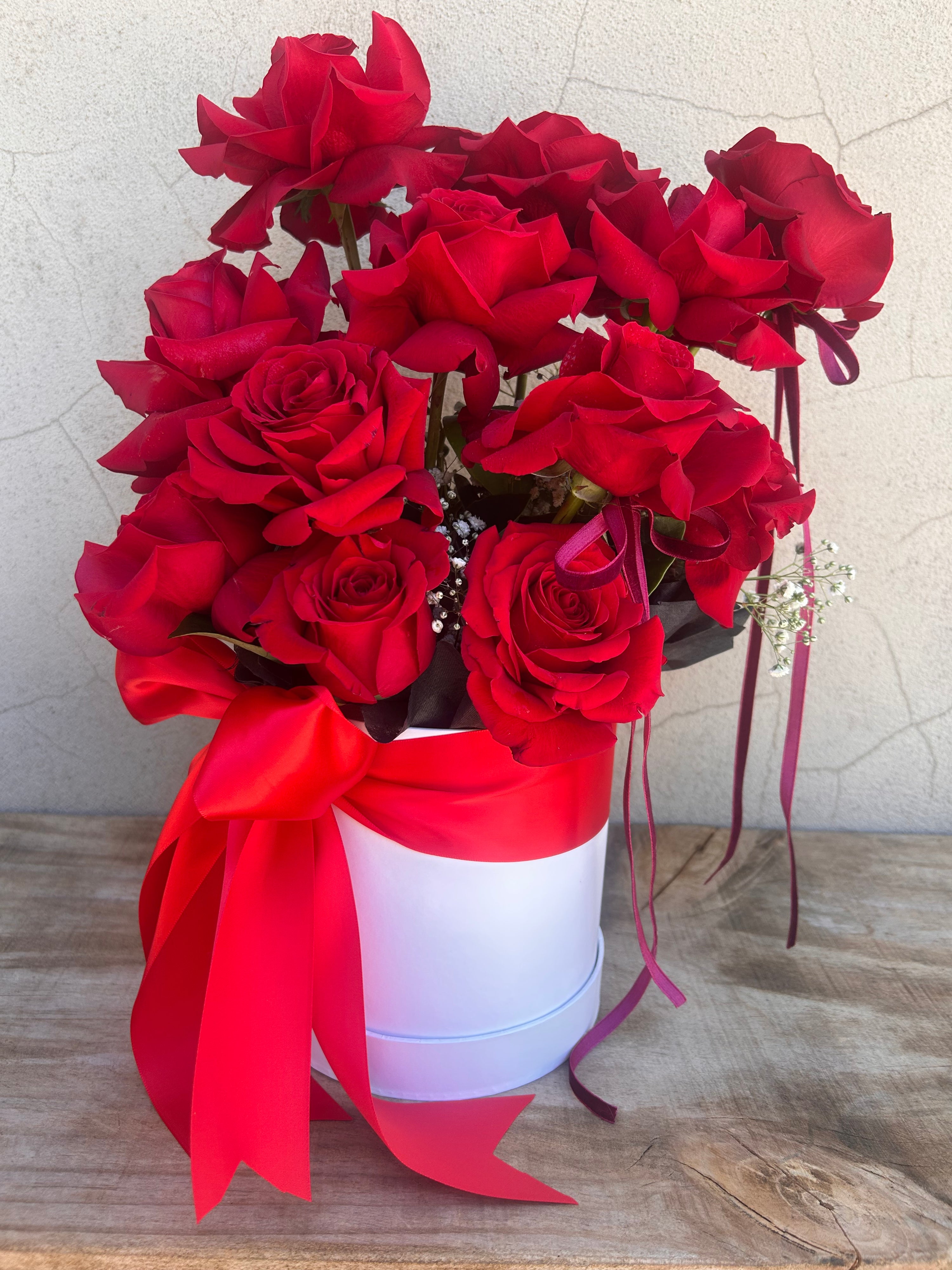 VALENTINA premium Valentine’s flower box with twelve red Ecuadorian roses – Perth flower delivery