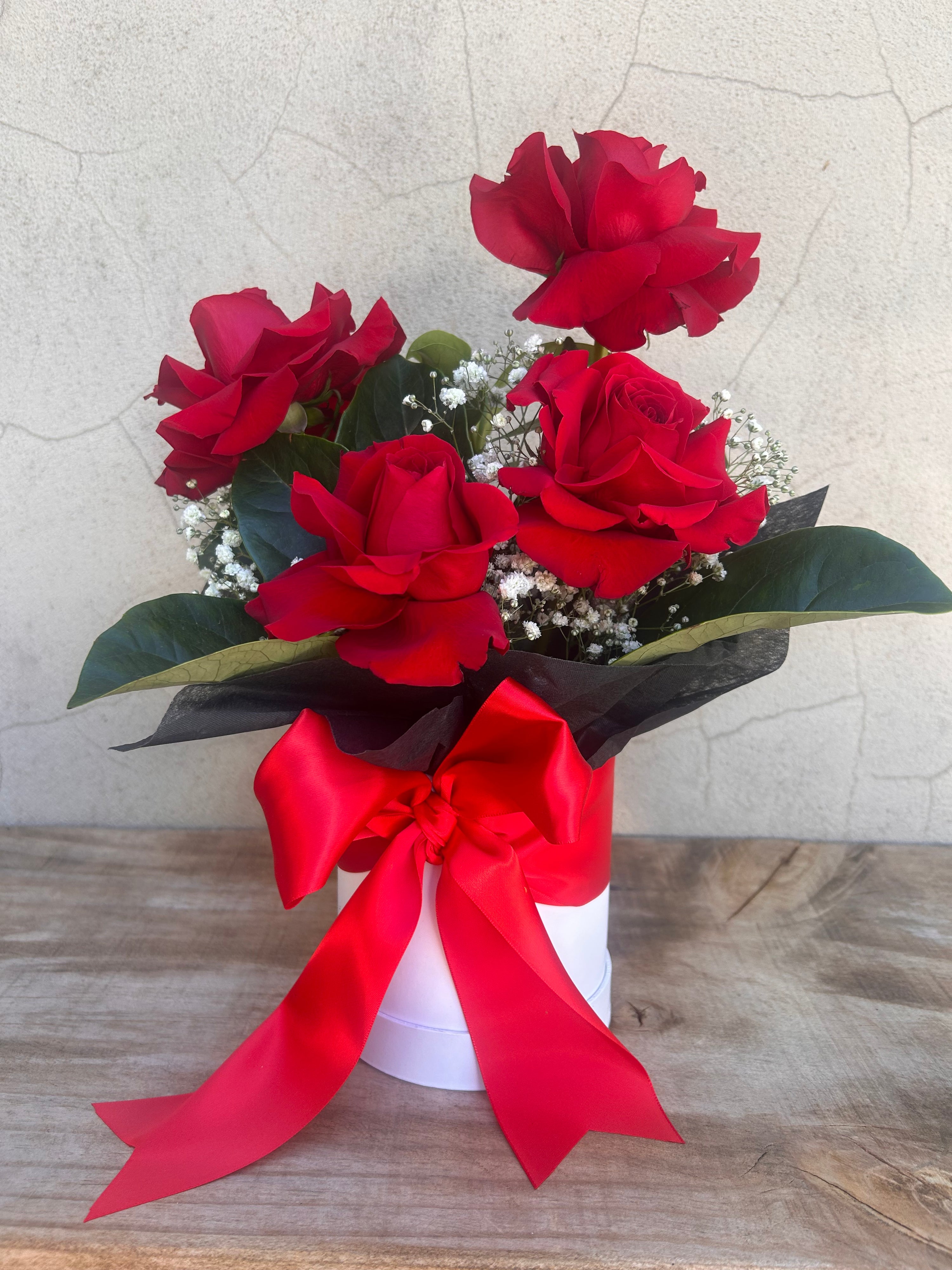 VIDA Valentine’s rose flower box with four red Ecuadorian roses in white keepsake box – Perth flower delivery