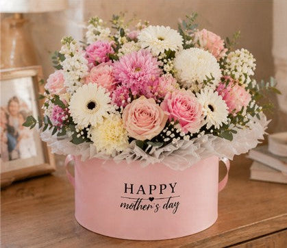 Perth florist luxury flower box Mother’s Day delivery pink and white arrangement